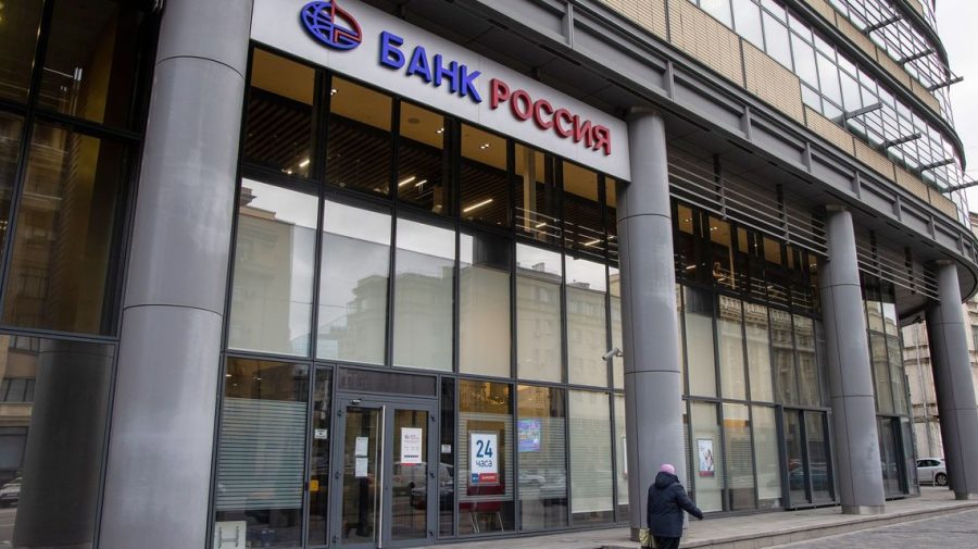 UE va relaxa sancțiunile impuse băncilor rusești