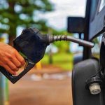 Vești bune pentru șoferi: carburanții se ieftinesc pentru a doua zi consecutiv