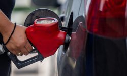 În weekend carburanții vor fi mai ieftini! Cât vor scoate șoferii din buzunare