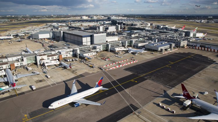 Cel mai aglomerat aeroport din Europa limitează numărul de pasageri care pleacă pentru a evita haosul