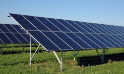 Bătălie pentru vânt şi soare! Guvernul îndeamnă moldovenii să-și cumpere panouri fotovoltaice
