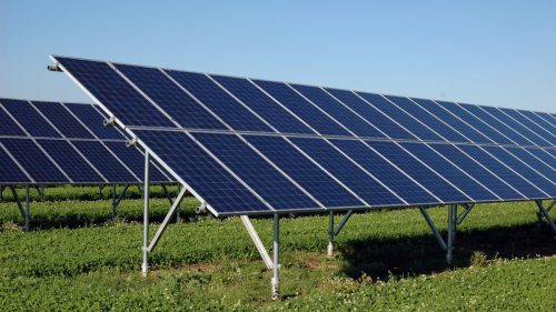 Soarele și vântul schimbă jocul! Piața energiei regenerabile din Moldova atinge un record