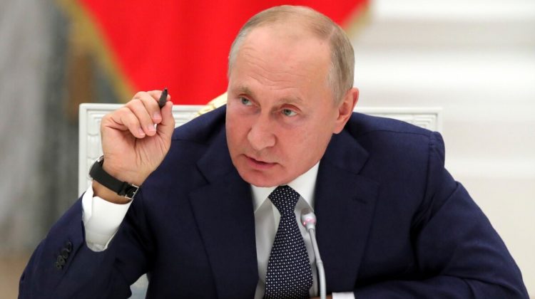 Dictatorul de la Kremlin predă Occidentului lecţii din şcoala KGB: Vladimir Putin a început un război tăcut cu NATO