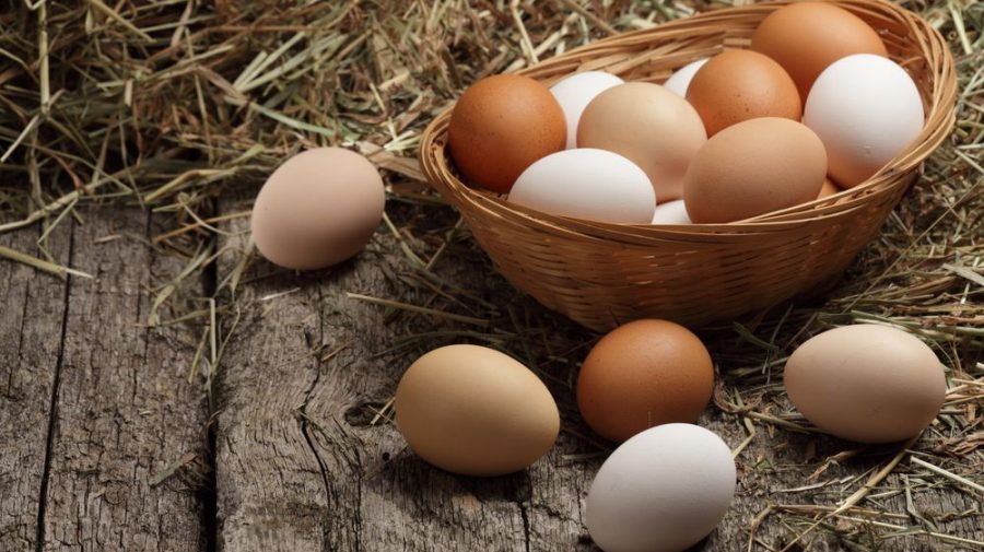 Se scumpesc ouăle! Ce prețuri sunt la Piața Centrală și în supermarket