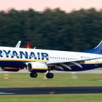 Scandal uriaș în aviație: părinții, impuși să plătească pentru a sta lângă copii în timpul zborului