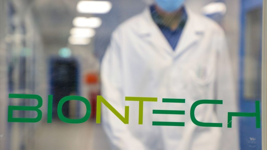 Producătorul de vaccinuri BioNTech majorează cu un miliard de euro suma alocată cercetării