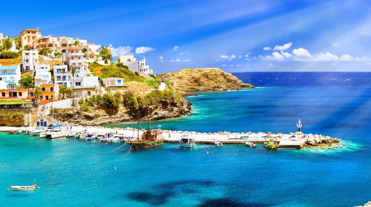 Grecii mizează pe turism pentru a evita impactul crizei energetice