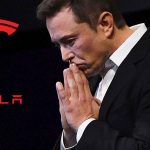 Musk visează la metropole pe Lună, dar resursele de apă ar putea ajunge doar pentru un „sat”