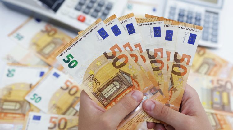Ce se întâmplă cu moneda unică? Euro s-a depreciat timp de 9 săptămâni