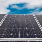 Cum ajungi să produci energie de 150 mii de lei și să datorezi 720 mii? Scandalul care zguduie piața electricității