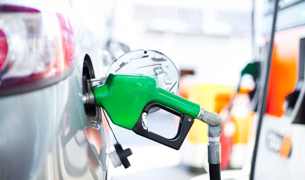 Noi majorări la pompă: motorina sare de 30 de lei, benzina se apropie de acest prag