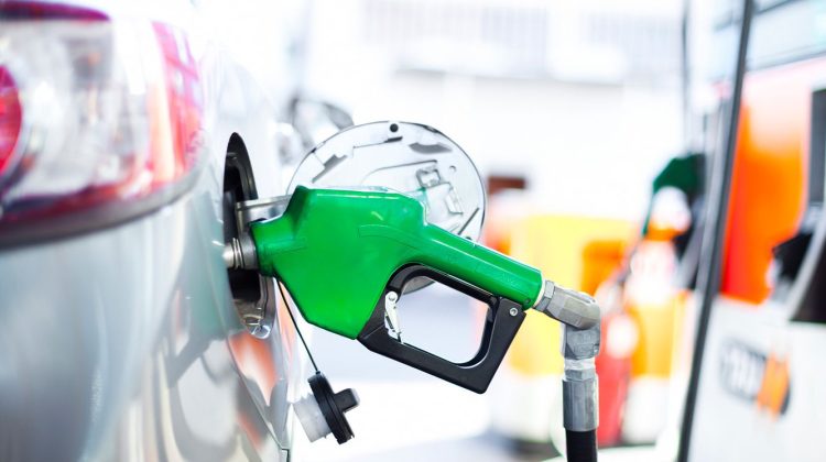 Creștere continuă a prețurilor la carburanți: Benzina ajunge la 26,30 lei/litru, iar motorina la 23,23 lei/litru