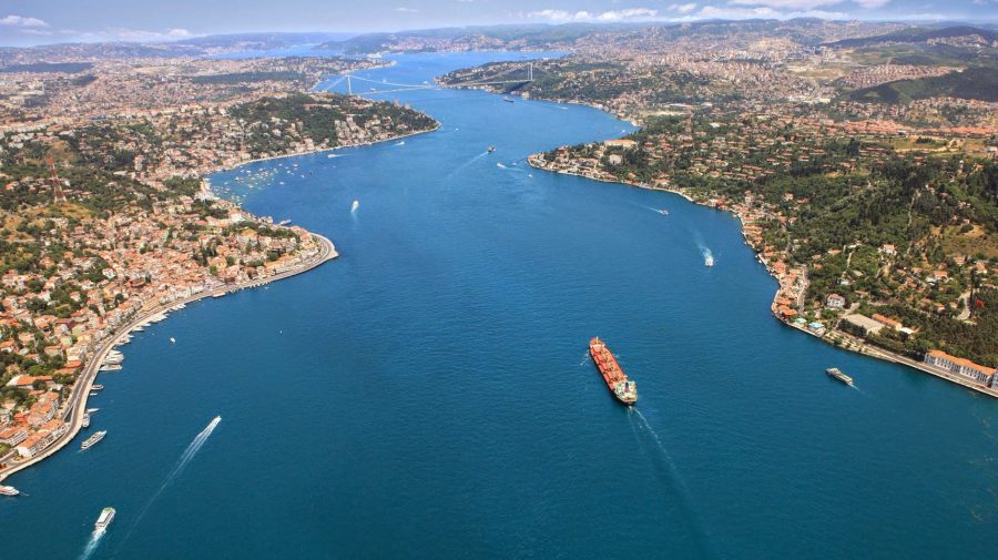 Turcia va crește de 5 ori taxa pentru navele care tranzitează strâmtorile Bosfor și Dardanele