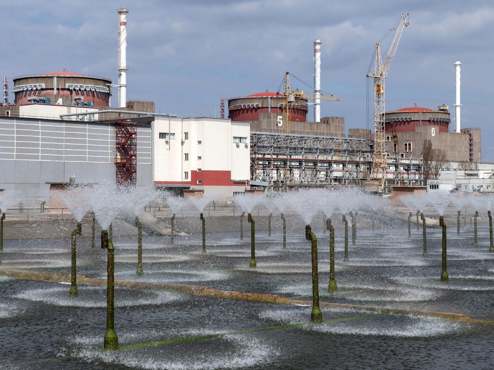 Reuters: Zaporojie, bomba energetică a păcii. Repornirea centralei poate dura până la 6 ani