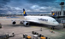 Piloţii de la compania aeriană germană Lufthansa vor organiza o nouă grevă. Cer salarii mai mari