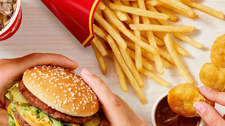 McDonald’s îşi redeschide restaurantele la Kiev, după o pauză de 7 luni