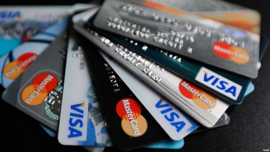 Tranzacții de miliarde de lei efectuate de moldoveni cu cardurile bancare