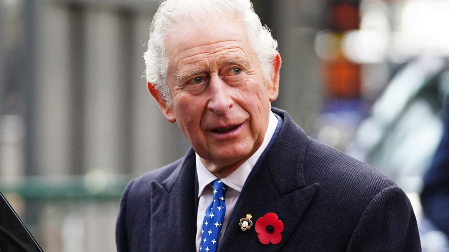 FOTO Regele Charles, cu șosetele găurite în public. Momentul în care a fost surprins detaliul jenant