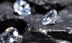 Diamantele din Rusia încă ajung în UE, în ciuda sancțiunilor de amploare aplicate Rusiei