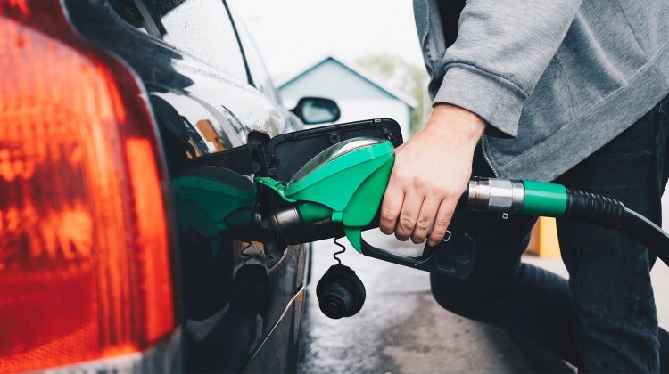 Prețuri mai mici la carburanți. ANRE a publicat prețul la benzină și motorină pentru 13 septembrie