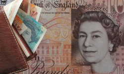 Banca Angliei va înlocui treptat portretul Reginei pe bancnote
