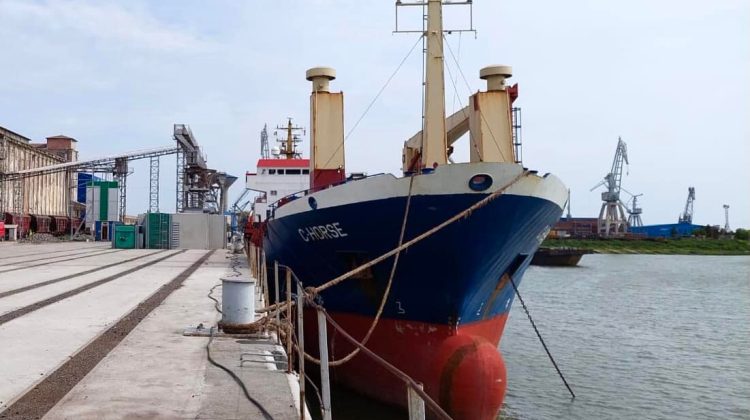 Moldova, mare jucător în regiune! Prima navă cu cereale ucrainene aduse pe la Giurgiulești a plecat din portul Galați