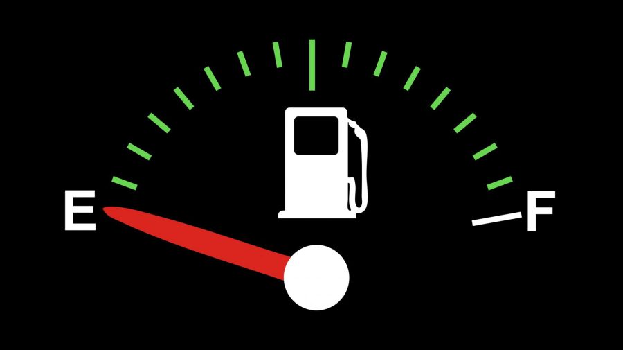 Motorina se ieftinește, benzina se scumpește. ANRE a publicat prețul carburanților pentru 16 septembrie