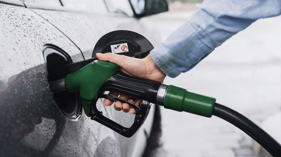 Ce prețuri sunt afișate pentru carburanți la benzinăriile din țară