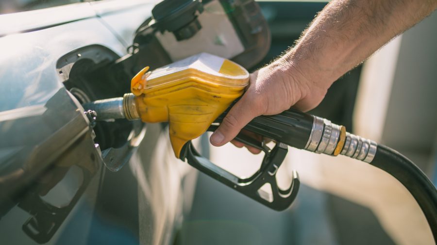Ieftiniri de weekend la carburanți! Prețurile afișate de ANRE la benzină și motorină pentru 10-12 septembrie