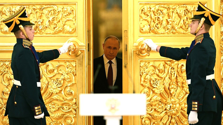 Cu ce-și mai ocupă Putin timpul în vreme de război. Liderul de la Kremlin a dezvelit o statuie a lui Fidel Castro