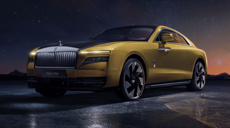 (VIDEO) Rolls-Royce prezintă prima sa mașină electrică de lux. Cât de puternică este