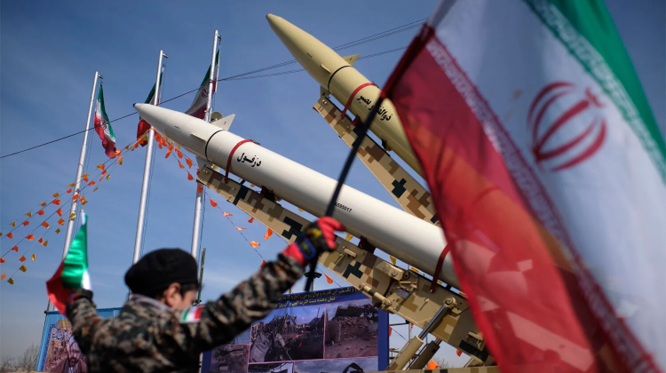 Nu doar Ucraina primeşte armament. Iranul vrea să furnizeze Rusiei rachete şi drone militare