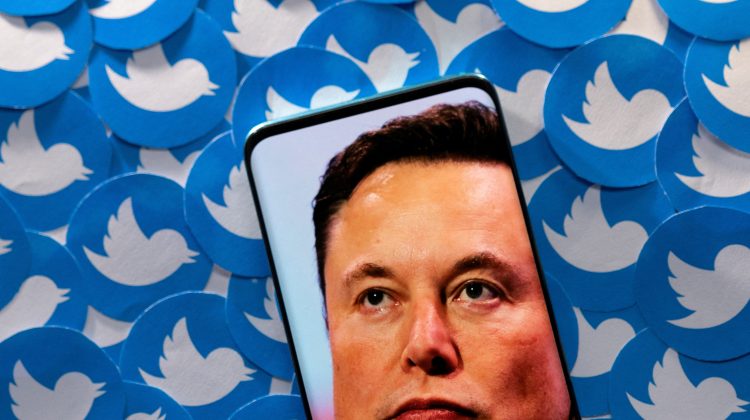 Elon Musk se pregăteşte să concedieze jumătate din angajaţii Twitter, la doar o săptămână după preluarea companiei