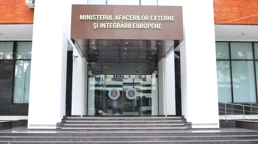 Inflație de diplomați la Ministerul de Externe! Popescu îi caută cu lupa să-i angajeze