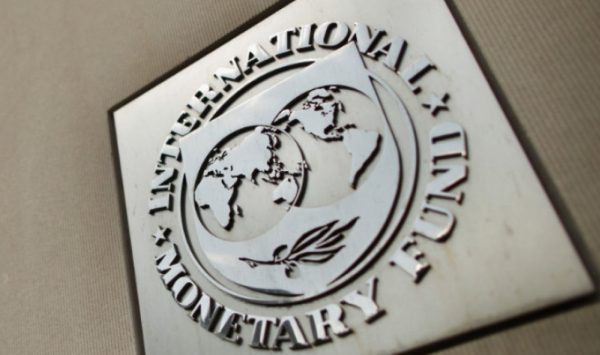FMI taie din nou prognoza: Economia Moldovei încetinește în 2026