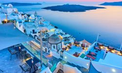 Numărul de turiști străini s-a dublat în Grecia