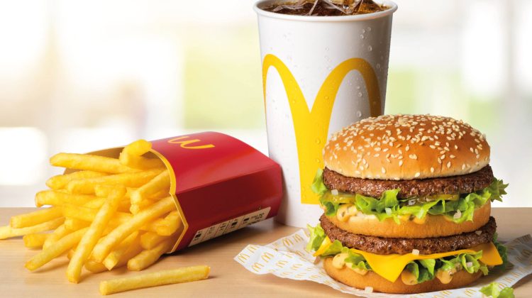 (VIDEO, FOTO) Cum sunt făcuți burgerii de la McDonald’s? Toată lumea trebuie să cunoască adevărul