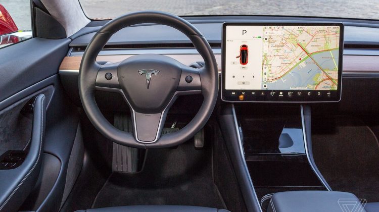 Tesla înregistrează vânzări record de vehicule electrice produse în China