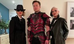 (FOTO) Cum a sărbătorit Elon Musk Halloween? Miliardarul a publicat primele fotografii de la petrecere
