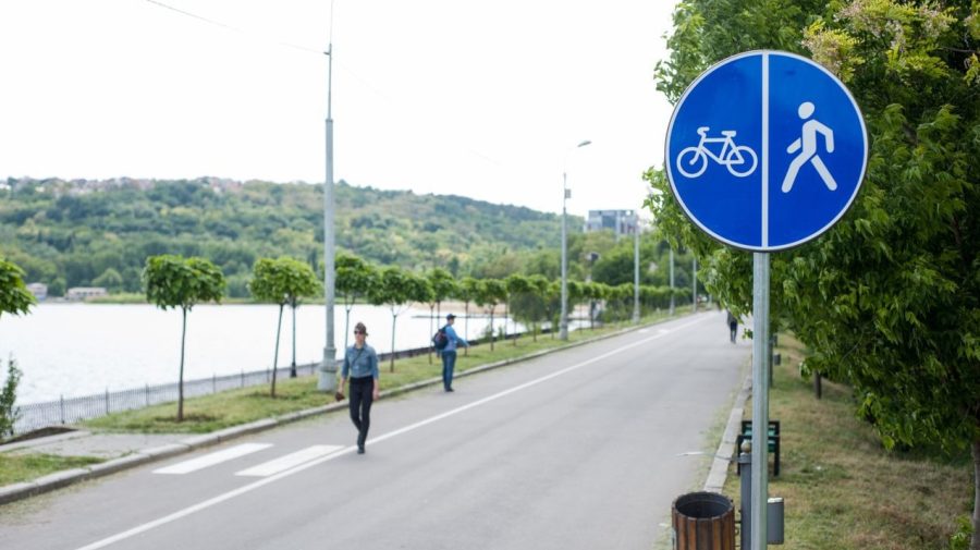 Peste 110 km benzi dedicate și piste de cicliști vor fi construite în Chișinău până în 2025