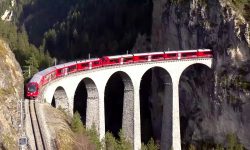 VIDEO Cum arată și unde circulă cel mai lung tren de pasageri din lume. Garnitura are aproape doi kilometri