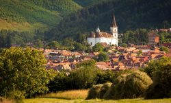 Cele mai frumoase sate din lume alese de Organizația Mondială a Turismului. În TOP găsești și un sat din România