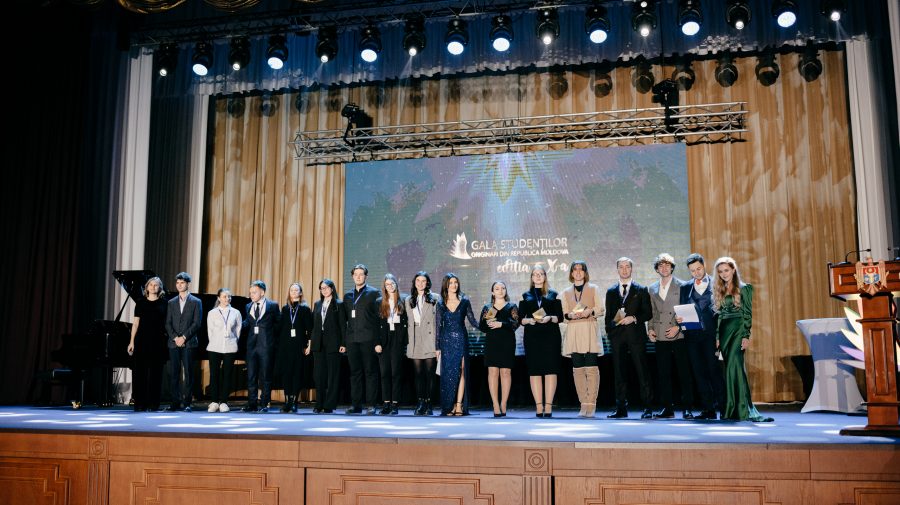 Cei mai buni studenți moldoveni din România, premiați la Gala Studenților