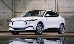 Ford anunță reduceri generoase la automobilul electric Mustang Mach-E