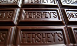 Unul dintre cei mai mari producători de ciocolată din lume a fost dat în judecată în SUA. Ce acuzații i se aduc