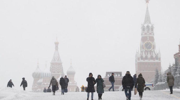 Putin îşi dorea ca europenii să îngheţe de frig, însă generalul Iarnă cucereşte Moscova
