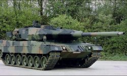 Ucraina primește Abrams și Leoparzi, rușii atacă în stilul lor: Au adus pe front tancuri gonflabile care s-au dezumflat