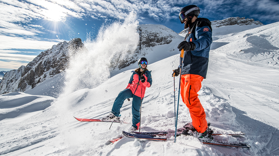 Mai multe stațiuni de schi sunt nevoite să închidă pârtiile. Vremea caldă le dă bătăi de cap