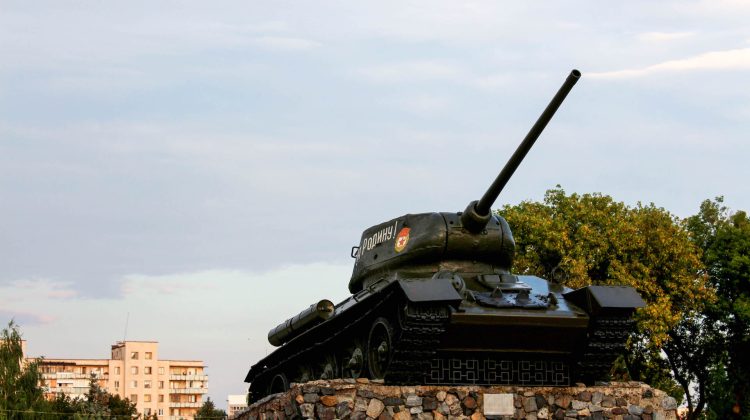Țara din UE care a alocat aproape 1 milion de euro pentru demontarea tuturor monumentelor sovietice