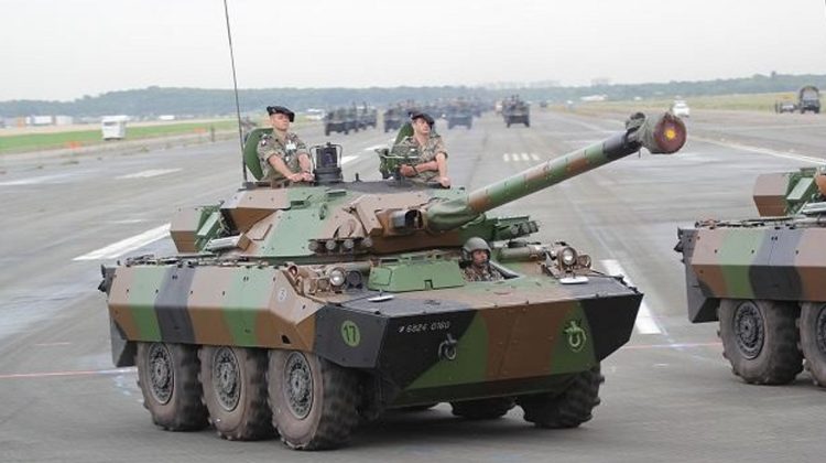 Macron îi trimite tancuri ușoare lui Zelenski să-i împuște soldații lui Putin